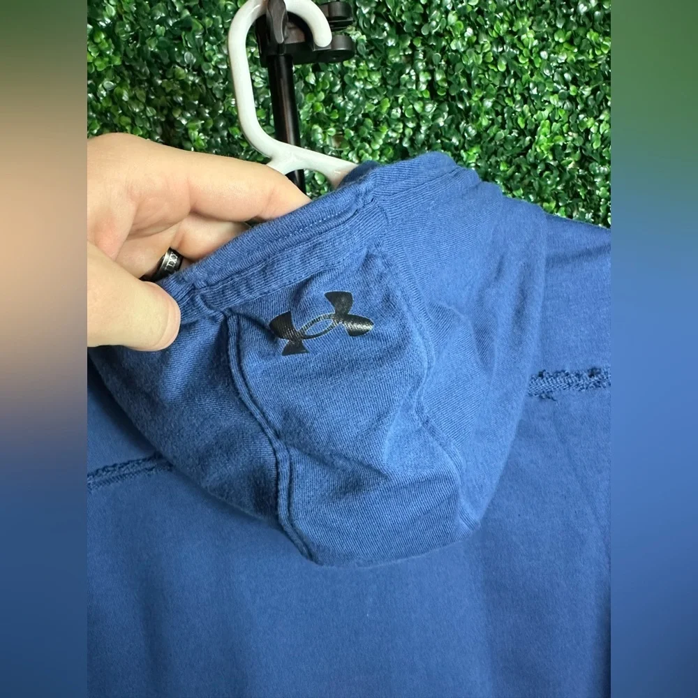 Under Armour Project Rock RSPCT Men’s Small Short Sleeve Blue Hoodie